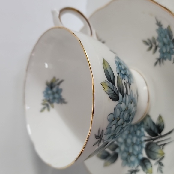 Colclough Vintage Tea Cup & Saucer Bone China England Blue Flower Gold - Picture 8 of 9